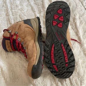 Columbia Women's Newton Ridge Plus Amped Waterproof Hiking Boots